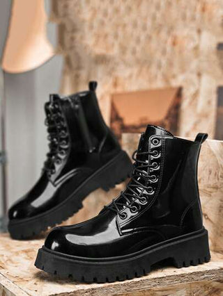 بوت جلدية فاخرة للرجال عصرية دافئة وكاجوال ذات رقبة عالية مبطنة بالأغشية الحرارية ذات لون أسود لامع موضة شتاء/خريف 2024