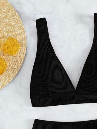 طقم تانكيني حريمي Swim Basics بدلة سباحة للسيدات من قطعتين، إحداهما سترة داخلية قماشية بلون واحد والأخرى هي بنطلون بيكيني منفصل
