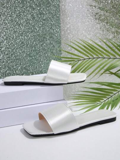 نعال صنادل مريحة مرنة للنساء للصيف بلا حزام، نعال بفتحات مريحة وفساتين جنوب شرق آسيا أناقة وأناقة، صنادل شبشب شاطئ أنيقة