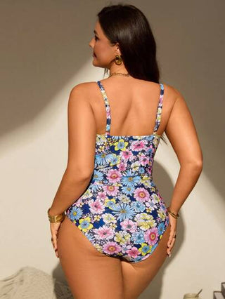 SHEIN Swim Curve مجموعة بلوزة وشورت سباحة كاجوال فضفاضة للنساء ذوي الحجم الكبير بطبعات عشوائية