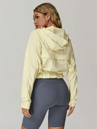 MASKERT جاكيت خفيف الوزن للنساء للاستخدام الخارجي يوفر حماية من أشعة الشمس ، جاكيت سريع الجفاف لحماية من الشمس، جاكيت ضيق الخصر ، جاكيت يوفر حماية من الشمس ومنفذ للهواء