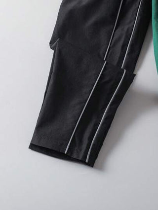 SHEIN Genkimix Kids مجموعة من قطعتين من سراويل الفتى ذات الخطوط المنعكسة بقصة مستقيمة الساق