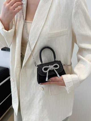 قطعة واحدة حقيبة كتف جلدية محبوكة من جلد البولي يوريثان أحادية اللون، بسيطة وعصرية