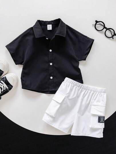 2 قطعة/مجموعة أزياء صيفية عادية كورية أطفال أولاد جميلة مزينة بطبعات أحرف وقميص كم قصير وشورت ذو خصر مطاطي