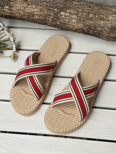 صنادل مسطحة كاجوال خفيفة للنساء، صنادل شاطئ ذات رباطات متقاطعة بتصميم جديد لعطلة الصيف