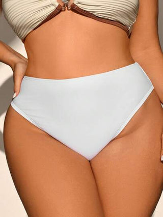 SHEIN Swim Curve ملابس سباحة بنموذج قطعة واحدة باللون الأبيض للمرأة البدينة