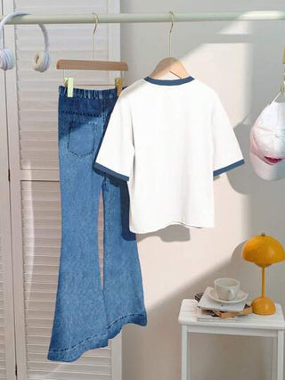 مجموعة بيجامة قطعتين مكونة من ملابس علوية كاجوال بأكمام قصيرة وطبعات نجوم والرداء ذو قصة واسعة، مناسب للصيف