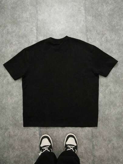 SHEIN تي شيرت كاجوال عصري للمراهقين ذو أكمام قصيرة بطبعة شكل الوجه البشري الكلاسيكية، مناسب للصيف