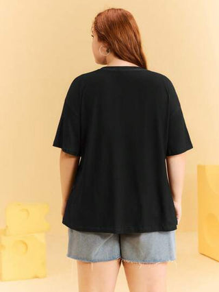 TOM & JERRY X SHEIN تي شيرت كاجول بياقة طاقم أكمام قصيرة للنساء ذوات الحجم الكبير بطباعة قطة كرتونية ، مناسب للصيف