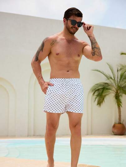 Manfinity VDAYZ شورت شاطئ مطبوع بنقاط الأنثوية، خصر بسحاب، مناسب للصيف، رجالي
