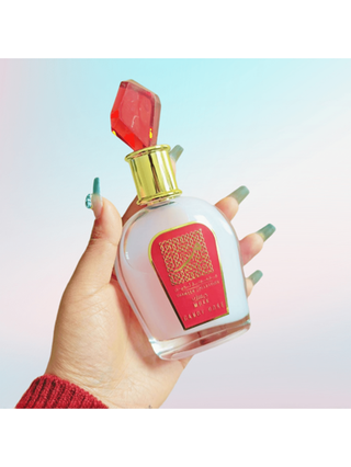 زجاجة عطر 100مل ذو رائحة الحليب، عطر زهري فواكهي ، رائحة نقية، عطر إماراتي كلاسيكي من دبي، ذو ثبات عطري طويل