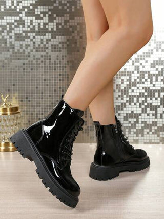 بوت برقبة قصيرة نسائية جديدة من الجلد اللامع PU بسُمك الوحدة الأساسية ذات الرباط السحاب، بوت دراجة نارية ذات طراز رجعي