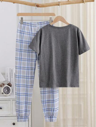 مجموعة صبية مراهقة طقم سراويل كاجوال منقوشة وقميص كم قصير مع طباعة حرفية ، ملابس نوم عصرية قطعتين