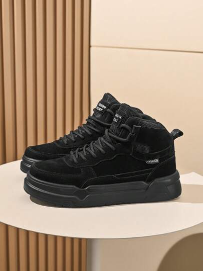 أحذية رياضية كاجوال عالية الرقبة مريحة للرجال، جلد ألوان سادة كلاسيكية رجعية، مع لوحات جلدية ورباط إغلاق، مناسبة للارتداء اليومي وخارج المنزل، والخروجات، وقدم باطئ ومميز