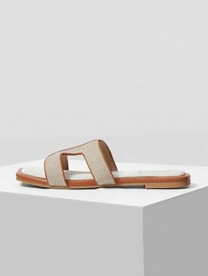 MOTF PREMIUM نساء صنادل شبشب مسطحة بتصميم بسيط وضيق مع تباين في الربط والفتحات المربعة المفتوحة، مناسبة للصيف وأعياد والعام الجديد وعيد الحب