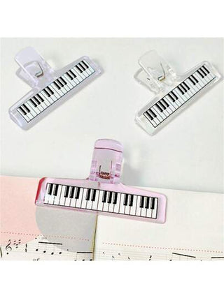 قامشة شفافة لتثبيت موسيقى البيانو، مشبك مجلد قرطاسية طالب من الاكريليك، يمكن استخدامه كمجلد للخطة، مشبك فواتير، مشبك أوراق اختبار، مشبك ملاحظات، يمكن تثبيت الدفتر بأكمله بسهولة