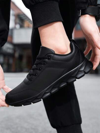 DaoLxi أحذية رجالية حذاء رياضي أحذية كاجوال أحذية صالة الألعاب الرياضية التنس أحذية رياضية أنيقة خفيفة الوزن من البولي يوريثان أحذية تمارين رياضية مريحة للقدم حذاء أسود