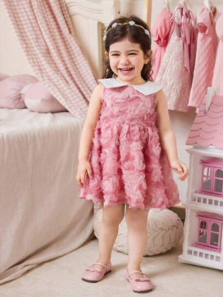 فساتين بيبي فستان أنيق وجذاب للبنات في الصيف، وردي فاتح بطبعات زهور، برقبة مرتعشة بقصة شبكية بدون أكمام