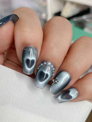 أداة مغناطيسية على شكل قلب ذات شق بها مغناطيس لالتقاط الأشكال القلبية والعين القطة لطلاء الأظافر الجيل، أداة DIY قطعتان