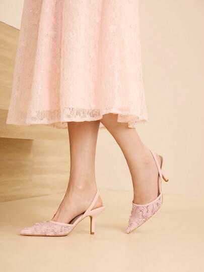 MOTF PREMIUM أحذية كعب عالي بنقاط من الدانتيل