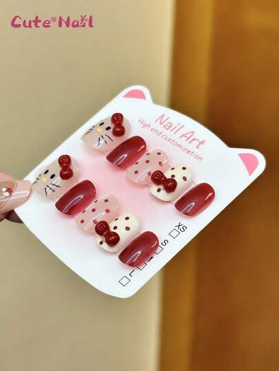 Sanrio 10 قطعة ألواح مربعة الشكل مصنوعة يدويًا بالكامل، طقم أظافر للضغط عليها DIY زخرفة أظافر، نمط قريب ومرح للنساء والفتيات. 1 قطعة ملف أظافر صغير و 1 ورقة لسكات لاصقة. أظافر قصيرة بشكل مربع بنمط قطة مع ربطة ذات طابع أنيق وذكي.