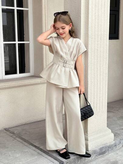 تيشيرتات بناتي مجموعة أنيقة من بلوزة وبنطال قطعتين للفتيات المراهقات، بتصميم أكتاف متدلية والخصر بشريط