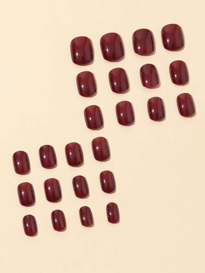 24 قطعة أظافر مربعة قصيرة محايدة بلون أحمر ثابت، ألواح ألأظافر الصناعية، مجموعة المناكير الكاملة، قابلة للإزالة والبقاء طويلاً، تشمل 1 صفيحة ملصقات +1 مبرد أظافر صغير، مناسبة للارتداء اليومي