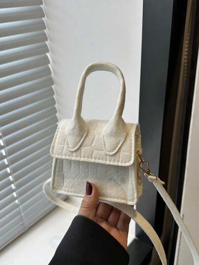 قطعة واحدة حقيبة كتف كاجوال كورية جديدة صغيرة جميلة بفتح وإغلاق مغناطيسي، أحادية اللون متعددة الاستخدامات، أنيقة وأنيقة، مناسبة للحاجيات اليومية مثل الأحمر شفاه والمسكوكات، مناسبة للفتيات، مريحة بحزام كتف قابل للتعديل، متعددة الوظائف ومناسبة لكل الأنشطة ا