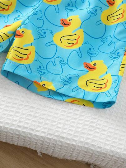 طقم ملابس السباحة (سروال وقبعة) للأولاد الرضع بطبعة بطة مع خصر مطاطي ومتعة جذب