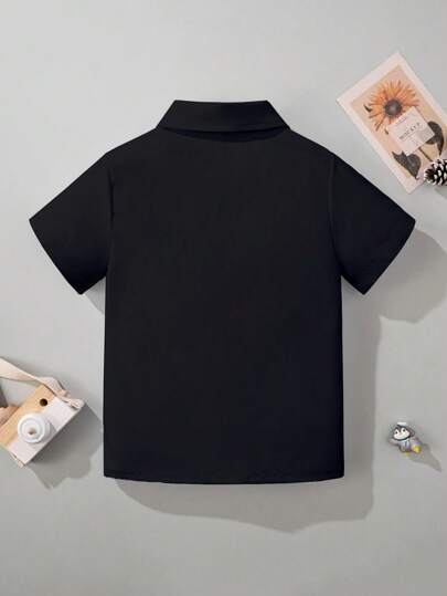 قميص كم قصير أسود سادة على الطراز الكلاسيكي الكاجوال للمراهقين الملائم للمناسبات الرسمية مثل حفلات المدرسة والعروض والحفلات الزفاف