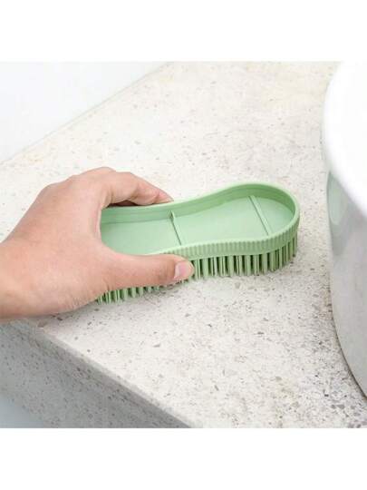 قطعة واحدة من فرشاة التنظيف للخيول من السيليكون، مصنوعة من مادة البوليبروبيلين ، خفيفة الوزن وقابلة للحمل، مناسبة لرعاية وتنظيف فراء الخيول والبشرة الحساسة