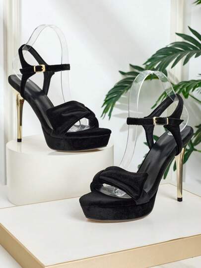 SVRM نساء موضة كعب عالي برأس مستدير سانديل بلمسة جريئة من الجلد الحراري مع فيونكة وشريط خلفي ونعل منصة خفيف ومقاوم للماء، باللون الأسود