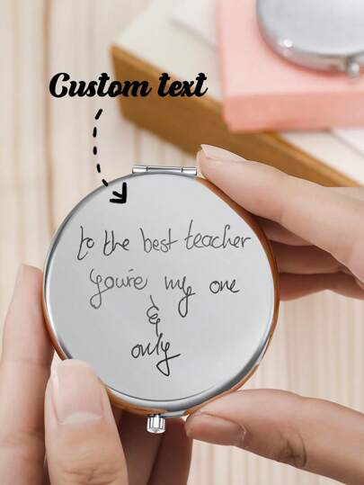 1 قطعة مرآة مكياج مطوية صغيرة محفورة باسم مخصص، شخصي النص، التاريخ، الإحداثيات، محمولة ولطيفة، مناسبة للاستخدام اليومي، هدية لوصيفة العرس، هدية عيد ميلاد الأصدقاء المقربين، المنزل، المكتب، المدرسة، عيد الحب، عيد الأم، عيد الميلاد، ذكرى الزواج