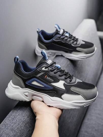 أحذية المشي الخفيفة الوزن المريحة للرجال مع قصاصات بأشكال الحروف ، أحذية رياضية كاجوال عملية وعصرية متعددة الاستخدامات