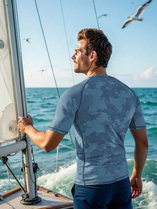 Manfinity Swimmode تي شيرت صيفي رجالي بتصميم الشاطئ والطباعة الكاملة بأكمام راجلان للتزلج على الأمواج، طراز هاواي