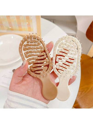 مجموعة من 4 قطع لأمشاط الشعر متنقلة مصممة بأشكال مضغوطة تراكية، فرشاة شعر جيبية محببة ، مشط هوائي ، مشط تصفيف، مشط بلاستيكي لاستخدام الجاف والرطب ، تجهيزات العناية بالشعر. هدايا للبنات ، موسم العودة إلى المدرسة ، موسم التخرج ، الأم والأصدقاء ، السفر...