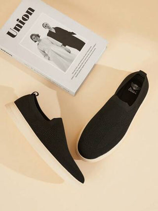 DESAI أحذية رياضية خفيفة الوزن سهلة الارتداء من الشبك المنفذ للهواء، وبنعل ناعم مريح للعمل/التنقل للرجال، مناسبة للربيع والصيف