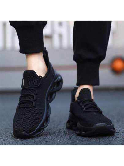 أحذية رياضية تنفس خفيفة جدًا لربيع/صيف 2025، بألوان سوداء للرجال والنساء والأطفال بمقاسات من 28 إلى 48، أحذية كاجوال للاستخدام اليومي والركض والتنزه، مصممة بتصميم عشوائي غير منتظم، من مواد مطاطية مضادة للانزلاق وصلبة وناعمة ومريحة
