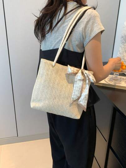 حقيبة يد كبيرة السعة بتصميم محاك عصري للنساء، وشاح حرير بسيط وأنيق للزينة