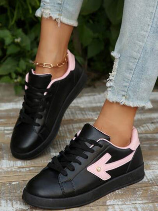 أحذية رياضية كاجول بسميكة ذات طراز كلاسيكي أسود، أحذية جديدة لربيع 2025 للطلبة متعددة الاستخدامات للرجال والنساء