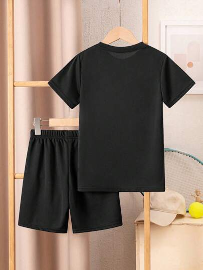 2 قطعة/ المجموعة أزياء أطفال كاجوال من قميص رياضي بطباعة تدرج وشورت أحادي اللون، بذلة قميص كرة القدم للأطفال، مناسب للرياضة والبس اليومي وتدريب الإحماء