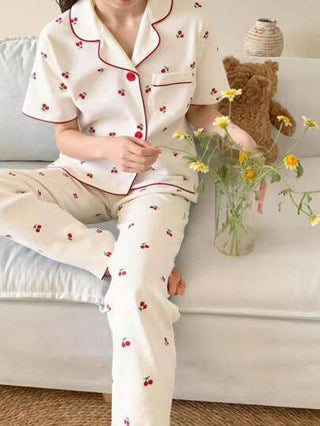 بيجاما بنطلون طويل وبلوزة قصيرة الأكمام فضفاضة مجموعة بيجاما مكونة من قطعتين للفتيات في سن المراهقة مزخرف بطباعة الكرز البرتقالي الجميلة