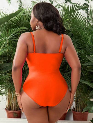 SHEIN Slayr CURVE بدلة سباحة قطعة واحدة للمرأة ذات الحجم الكبير، برقبة على شكل حرف V وخصر مربوط ، تعمل على التحكم في البطن، مثيرة وممشقة الجسم، مناسبة للنوادي الليلية والعطلات الكاجوال