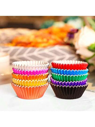 100/200 قطعة من أكواب الكب كيك المطلية بالرقائق المتعددة الألوان ، و أكواب الخبز المقاومة للشحوم،مقاس قياسي للزينة في الأعراس وأعياد الميلاد والحفلات (2 * 1.25 بوصة)