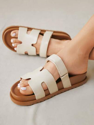 HighSole نعال نسائية صيفية مسطحة جديدة ، صندل أزياء متعدد الاستخدامات