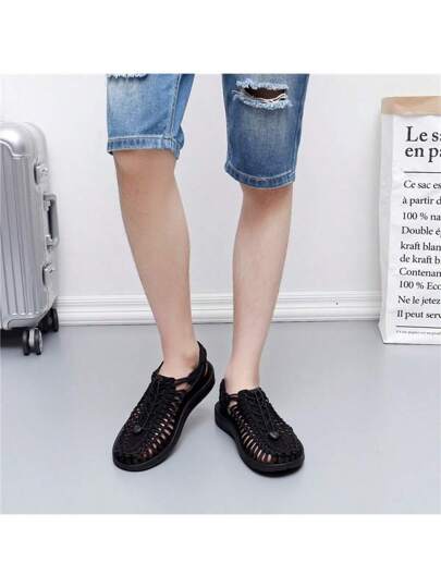 صنادل محاكة يدوية، صنادل صيفية، صنادل ذات كعب منصة، صنادل رجالية، صنادل نسائية، صنادل رياضية، أحذية رجالية، أحذية نسائية، شاطئ، صيف، سفر