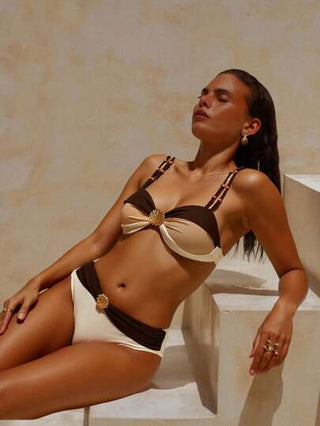 Swim Vcay بيكيني سباحة بتصميم كامي انيق للنساء مزين بقوالب المعدن والصدف في الحافة، أحادي اللون مع قصّات جانبية، مناسب لعطلة الشاطئ والحفلات والمهرجانات