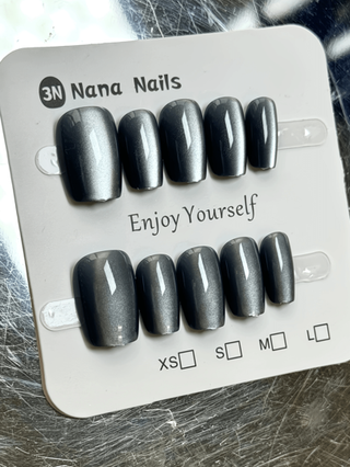 90 قطعة/مجموعة أظافر إصطناعية خدوعة صالحة للاستخدام متكررا والتزيين الذاتي للنساء أثناء التنقلات اليومية (9قطع من أظافر العين القطط البيضاء القصيرة بلمسة قطرانية بقمر ياناشين المفعمة بالرومانسية)