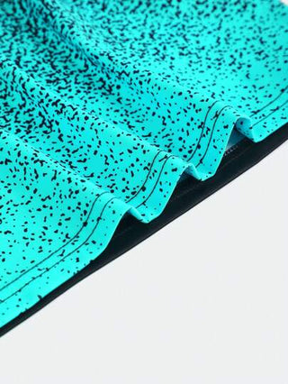 SHEIN مجموعة قميص أكمام قصيرة وشورت رياضي للأولاد المراهقين بنمط صبغ التعتيق التدرجي، 2 قطعة