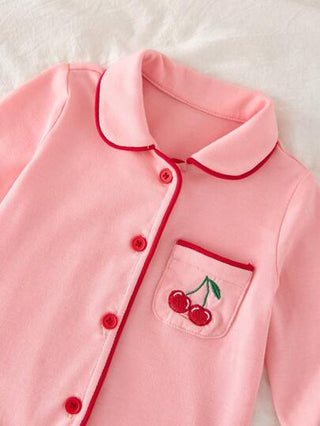 SHEIN طقم رومبر ولباس نوم للمولود الجديد الفتاة، بنطلون طويل أنيق مطرز برسومات الكرز، قطعة واحدة من القطن اللطيف مناسب للبشرة